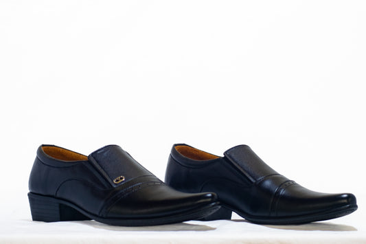 FRM09 - BLK | Sleek Black Leather Slip-On Shoes with Metallic Detail